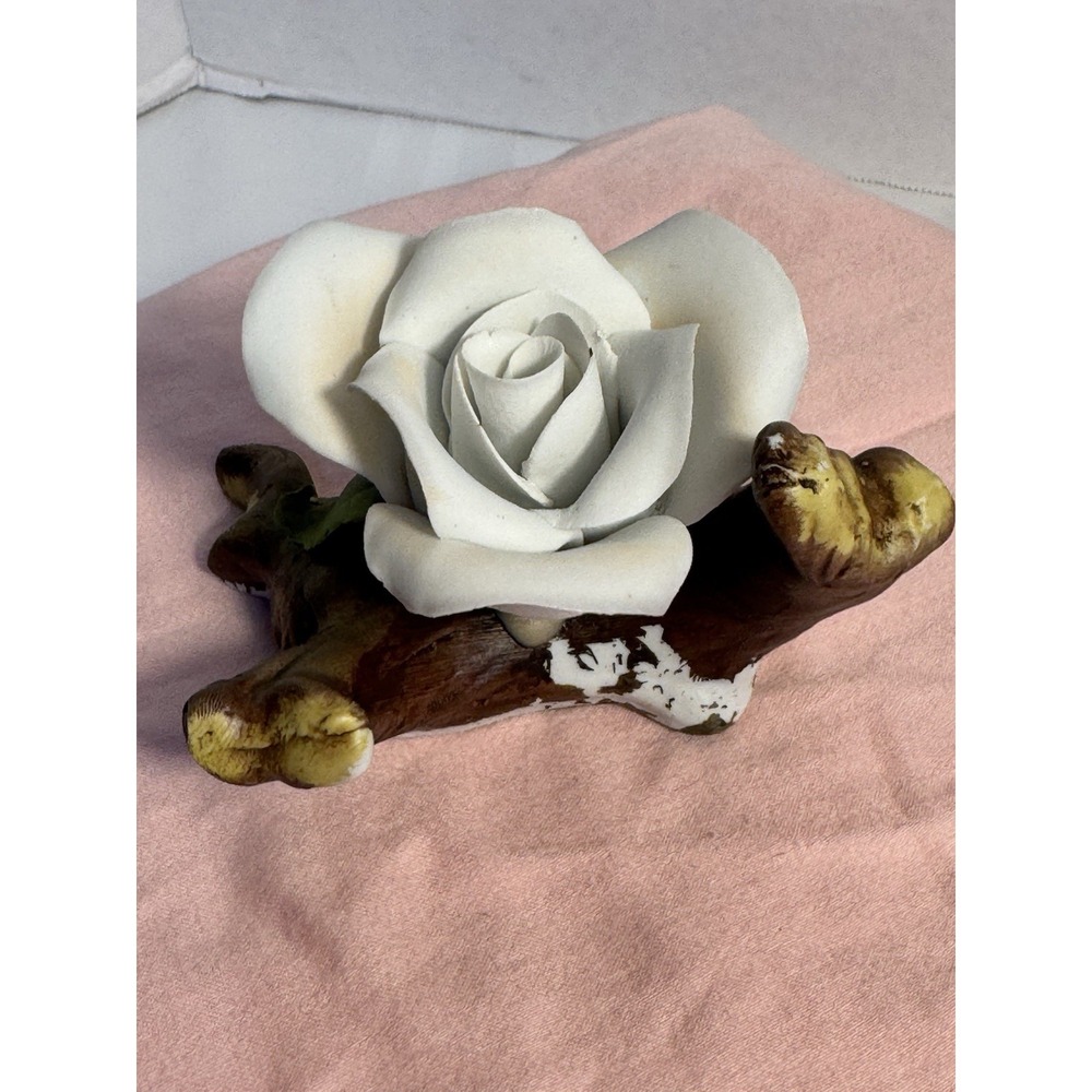White Ceramic‎ Rose